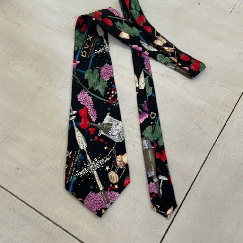 Nicole Miller Vintage Fun Silk Tie
